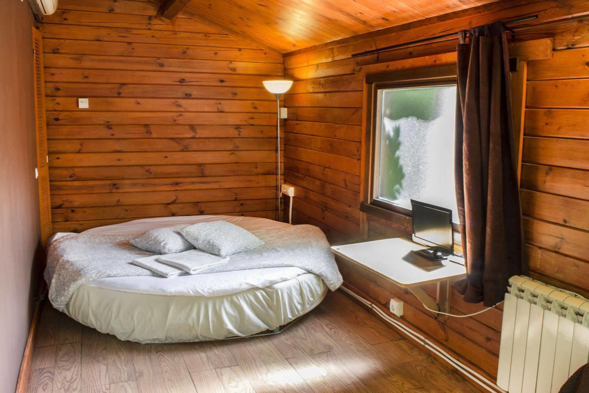 Fuente Del Lobo Glamping & Bungalows - Adults Only Pinos Genil Exterior foto